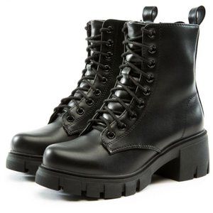 Sleek Black Ankle Booties with Modern Elegance